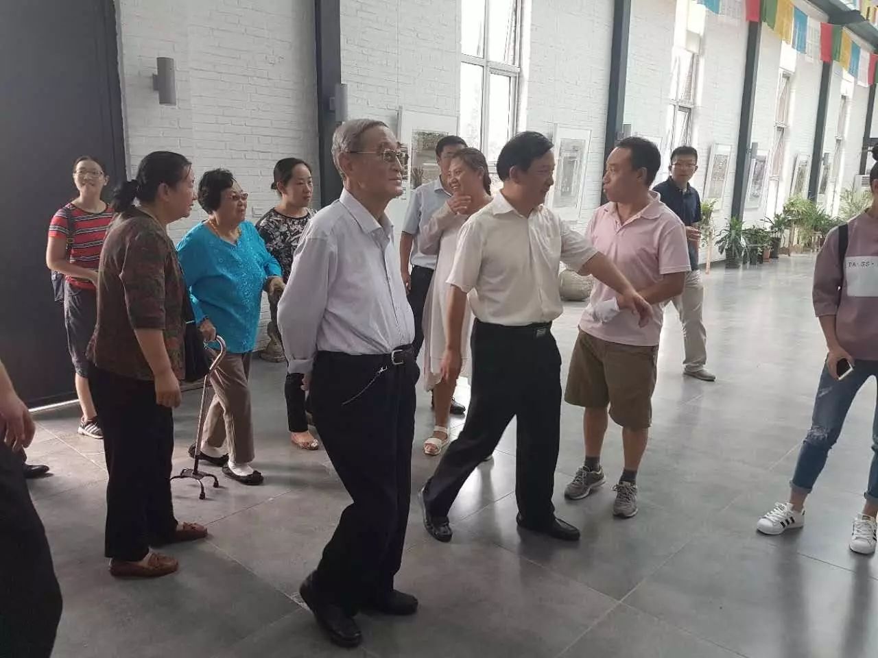 乡村公路养护扶贫_精准扶贫助力乡村振兴_乡村扶贫